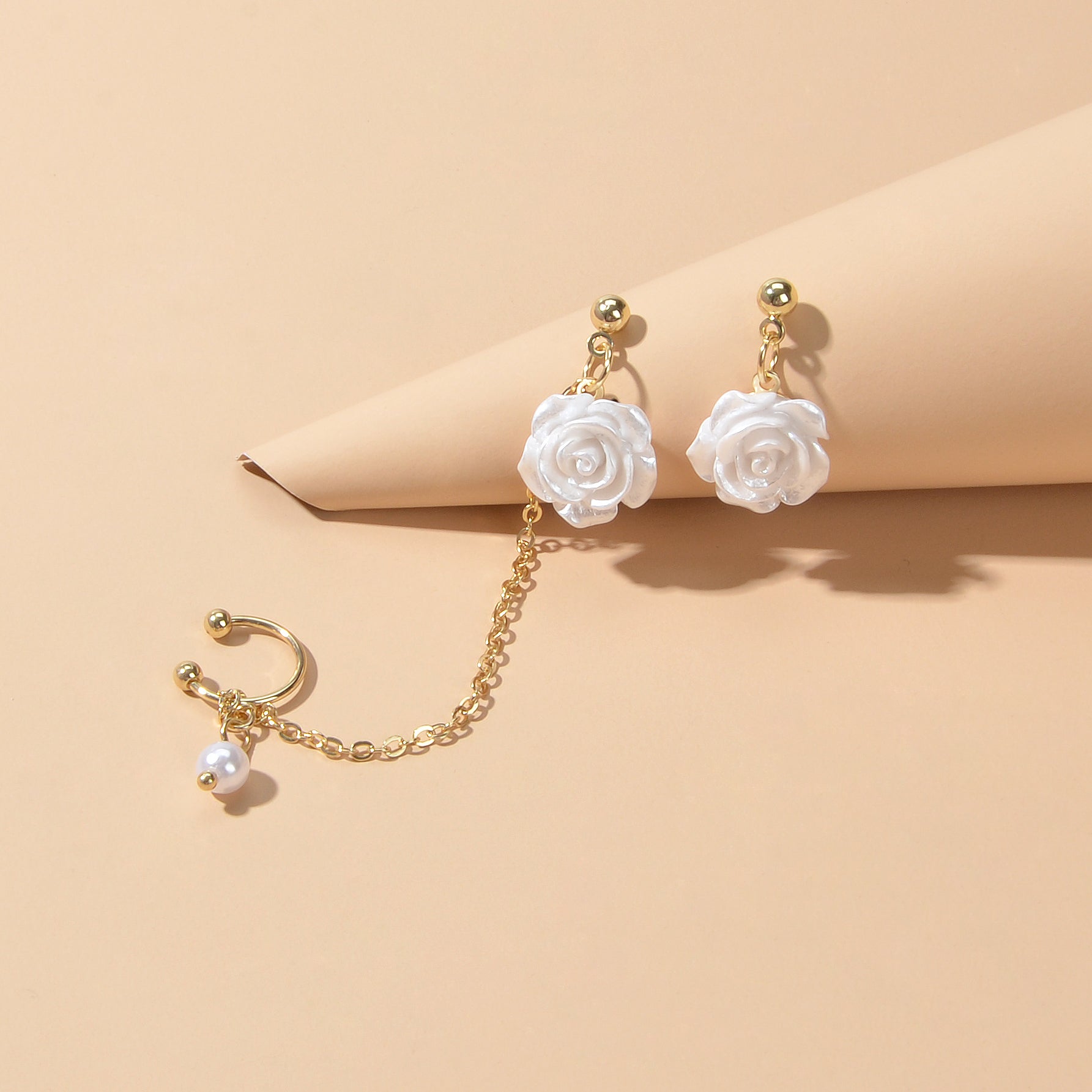 Cartilage Jewelry Pearl White Flower Ear Cuff Stud Cartilage Asymmetric Earrings-1