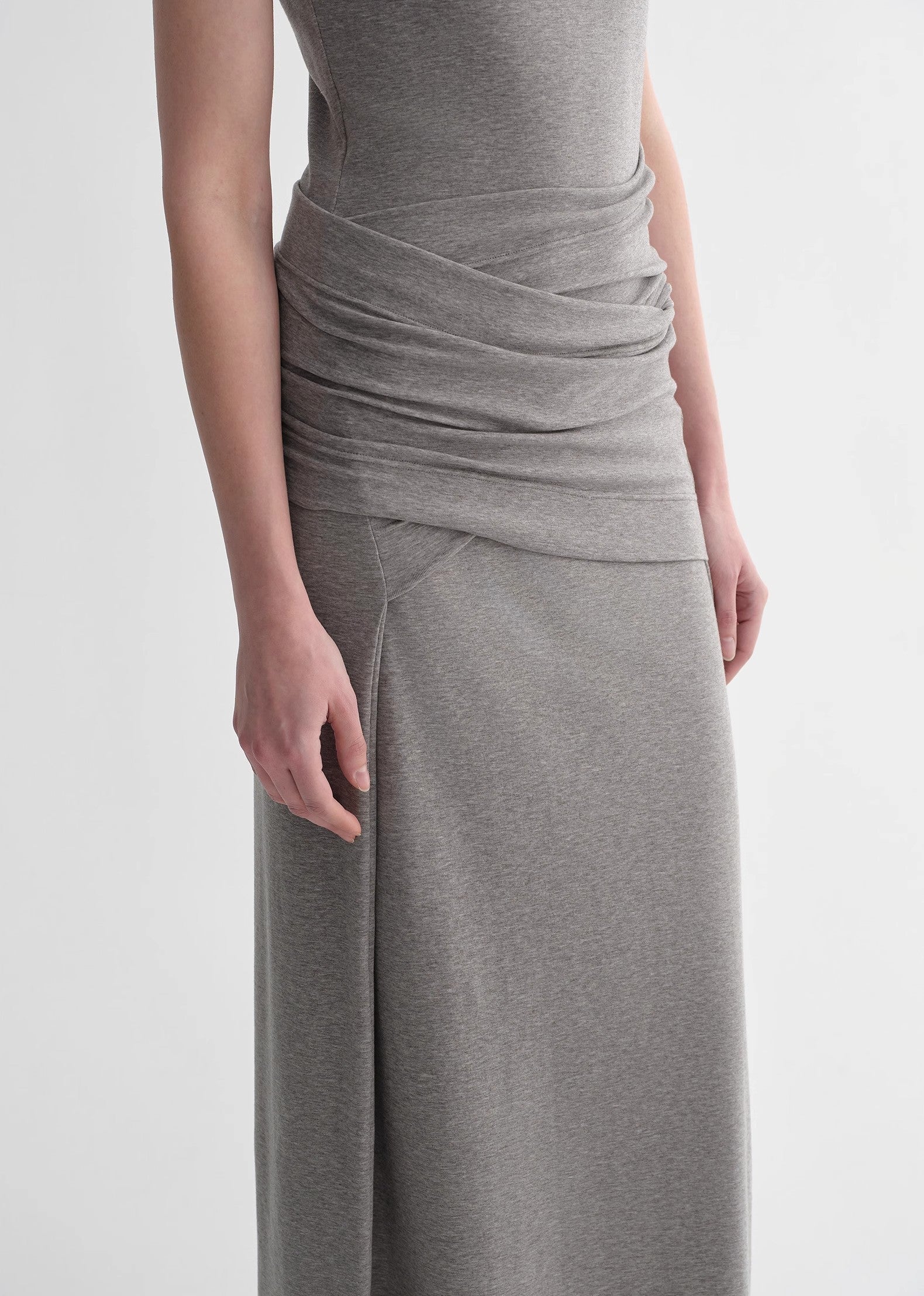 Ice silk wool blend dress with adjustable waistline, hip-flattering design, slim fit for a figure-slimming effect-4