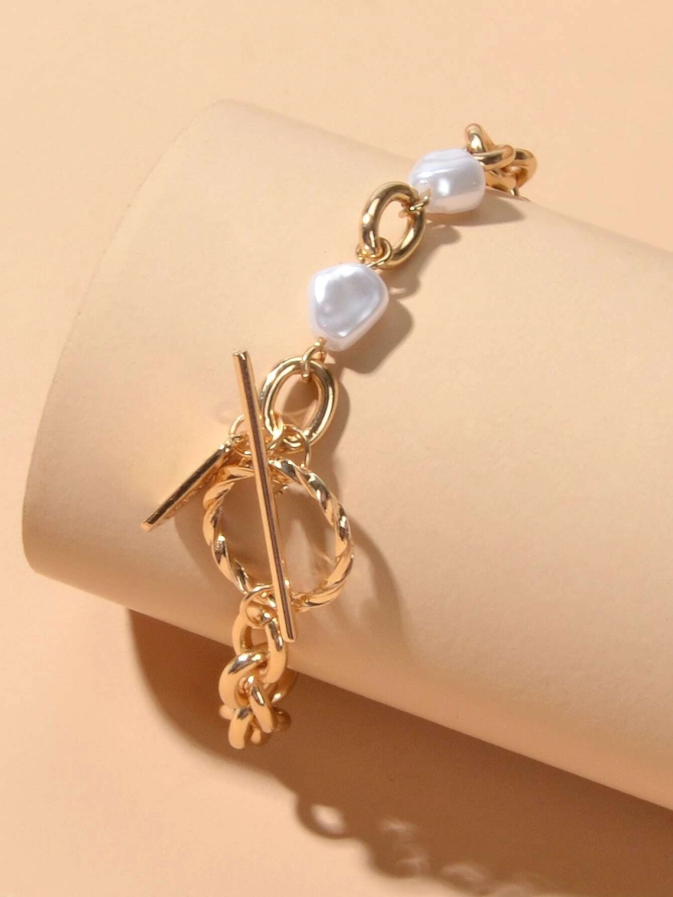 Pearl Decor Letter Tag Charm Heavy Solid Chain Buckle Bracelet Textured Jewelry-1