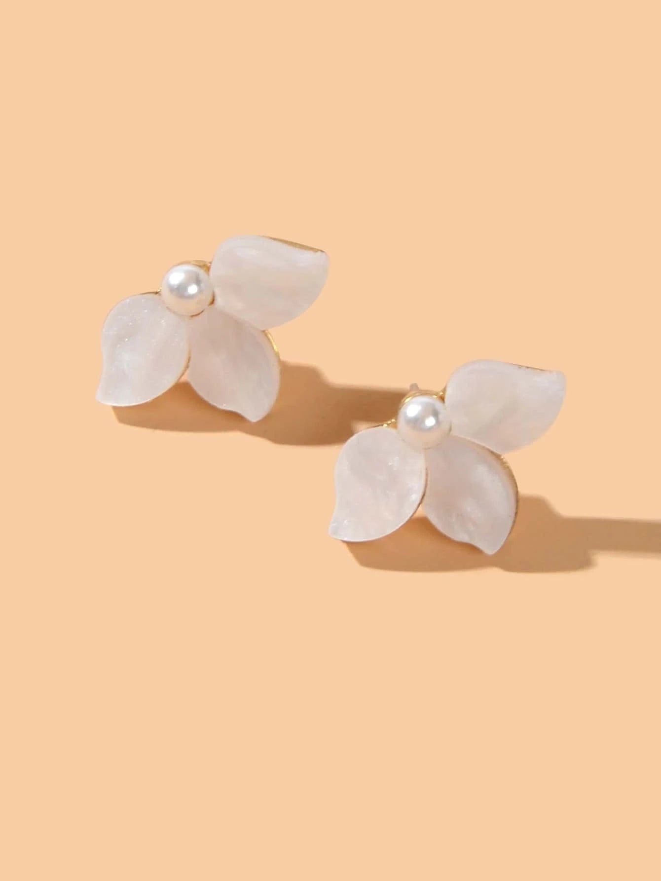 Unique Pearl White Acrylic Flower Stud Party Earrings Engagement Jewellery Gift-2