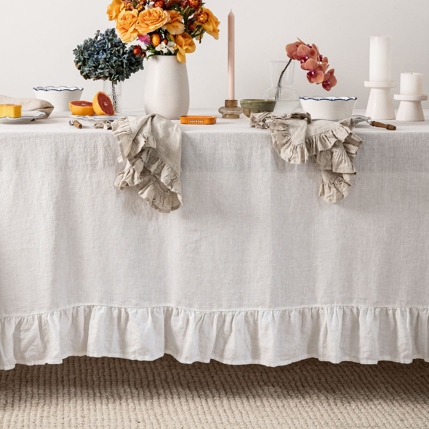 White Table Cloth with Ruffles-1