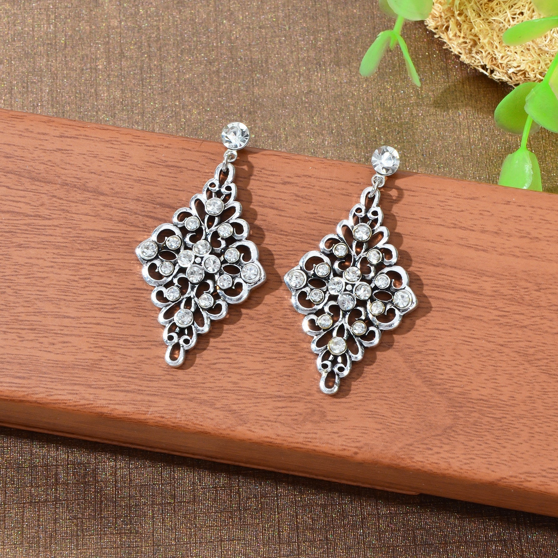 Vintage Rhinestone Decor Antique Silver Hollow Geometric Rhombus Dangle Earrings-1