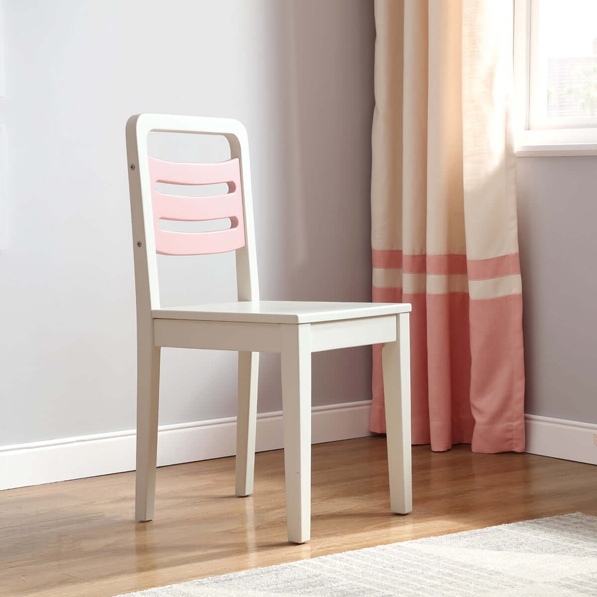 Princess Isabella Pink and White Chair